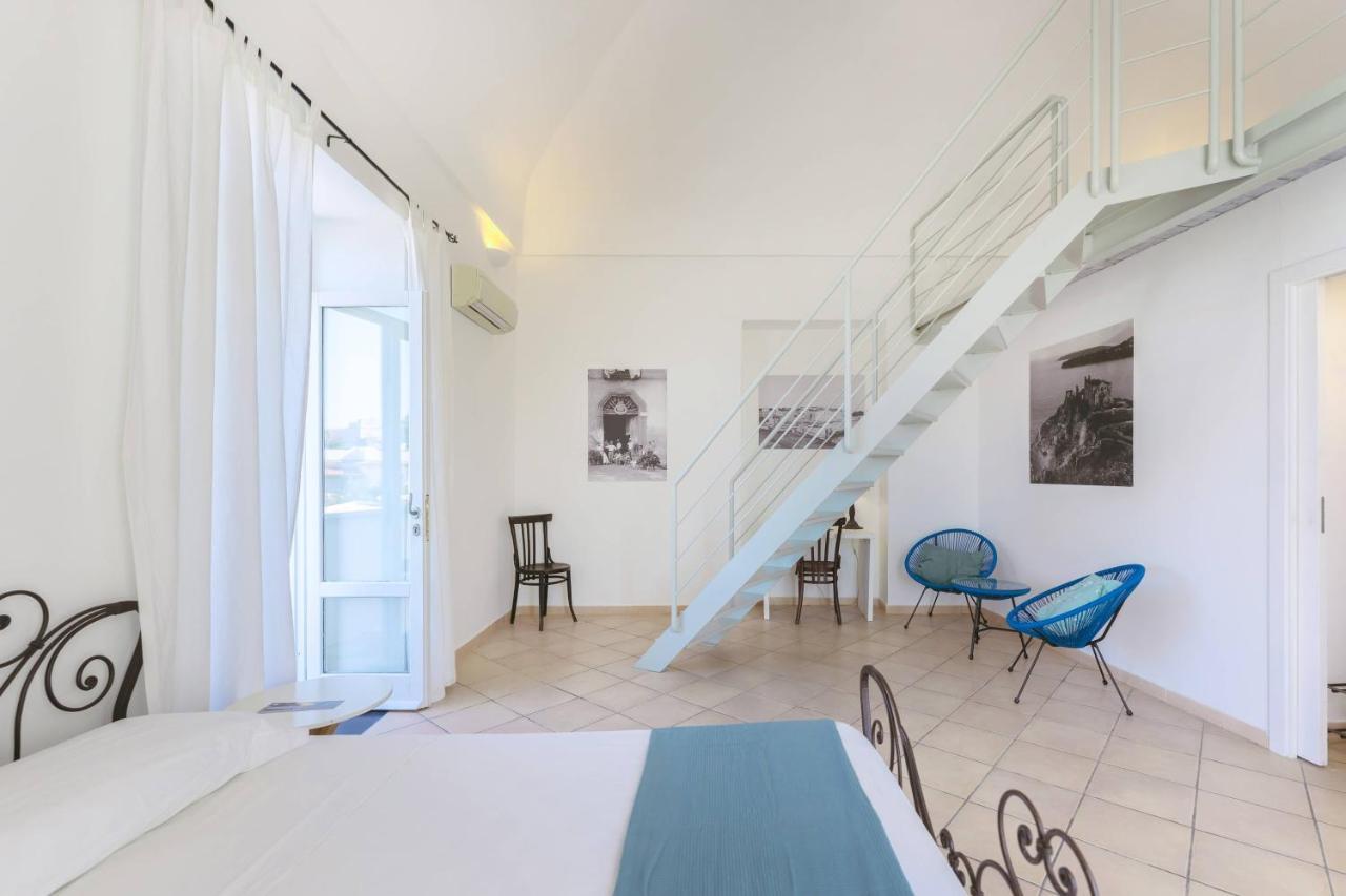 Palazzo Attila - Gioia Apartments Procida Exterior foto